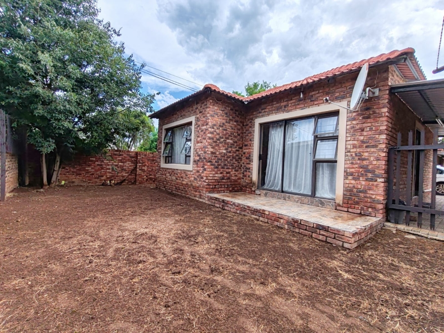 2 Bedroom Property for Sale in Miederpark North West